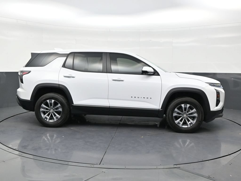 Used 2025 Chevrolet Equinox LT w/ Safety and Technology Package FWD image 6