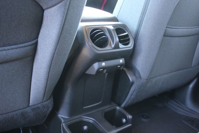 Used 2024 Jeep Wrangler Willys image 25