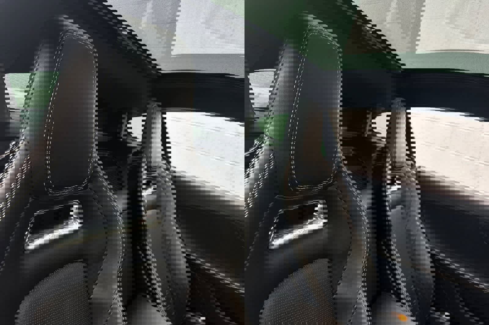 Used 2018 Jaguar F-TYPE R-Dynamic image 17