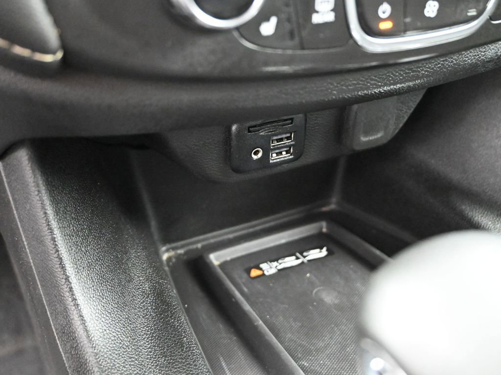 Used 2023 Chevrolet Traverse Premier image 22