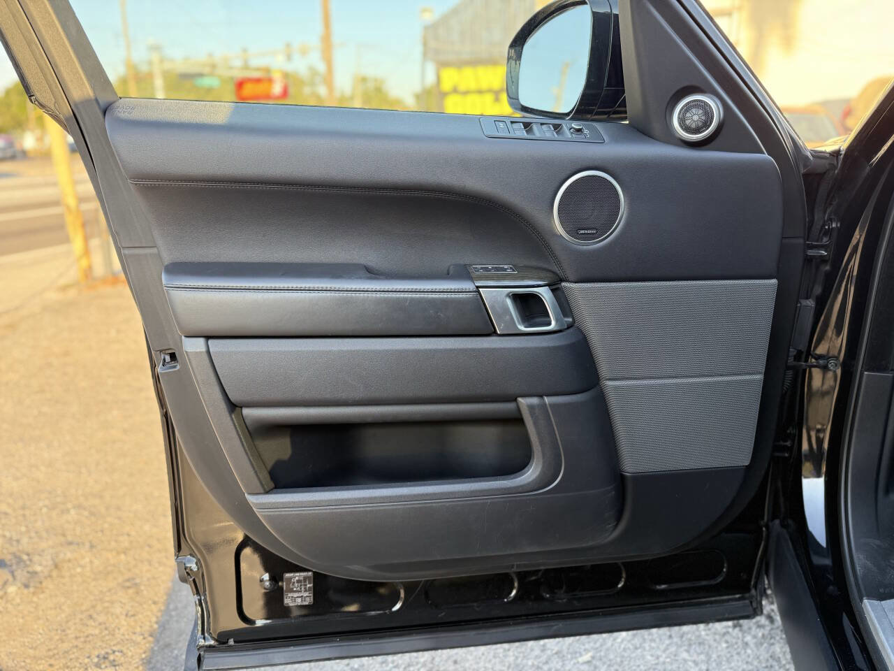 Used 2016 Land Rover Range Rover Sport HSE image 11