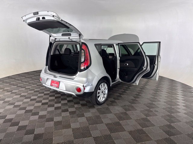 Used 2019 Kia Soul + FWD image 17