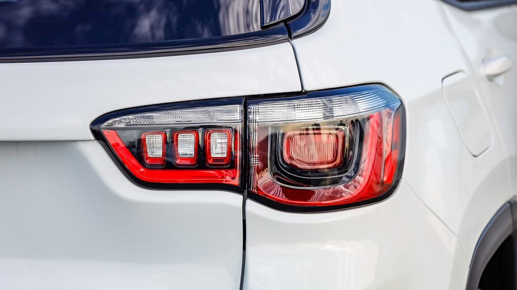 New 2026 Jeep Compass Latitude image 10