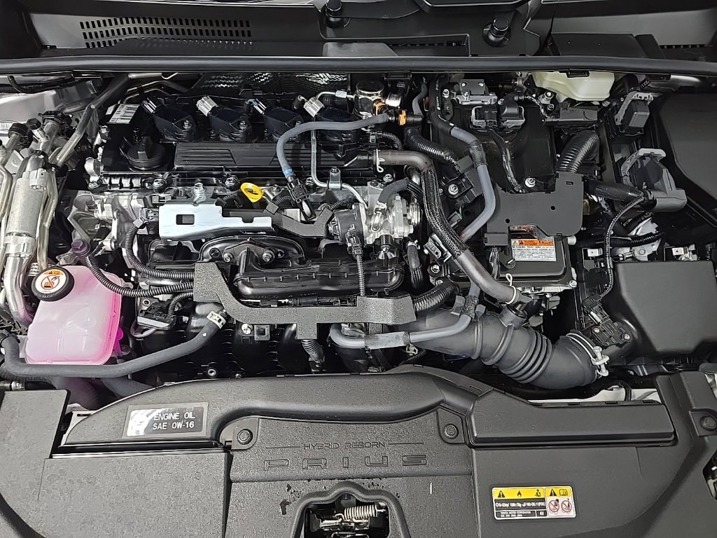 Used 2025 Toyota Prius Plug-In Hybrid image 12
