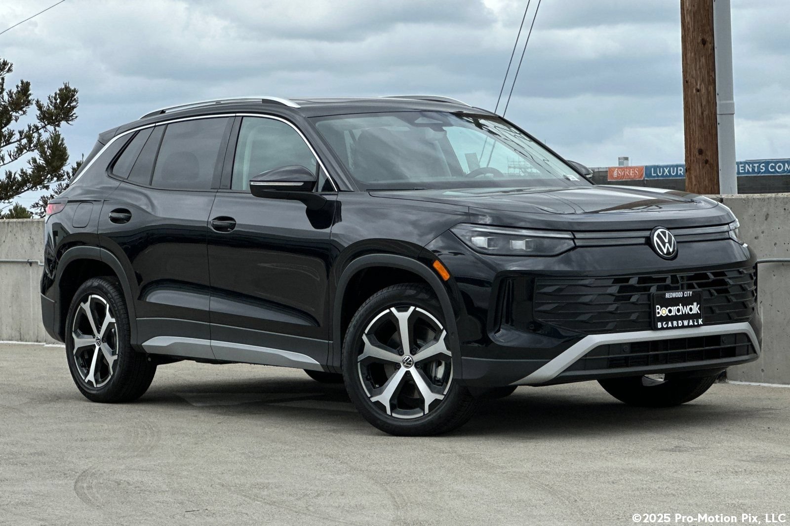 New 2026 Volkswagen Tiguan SE