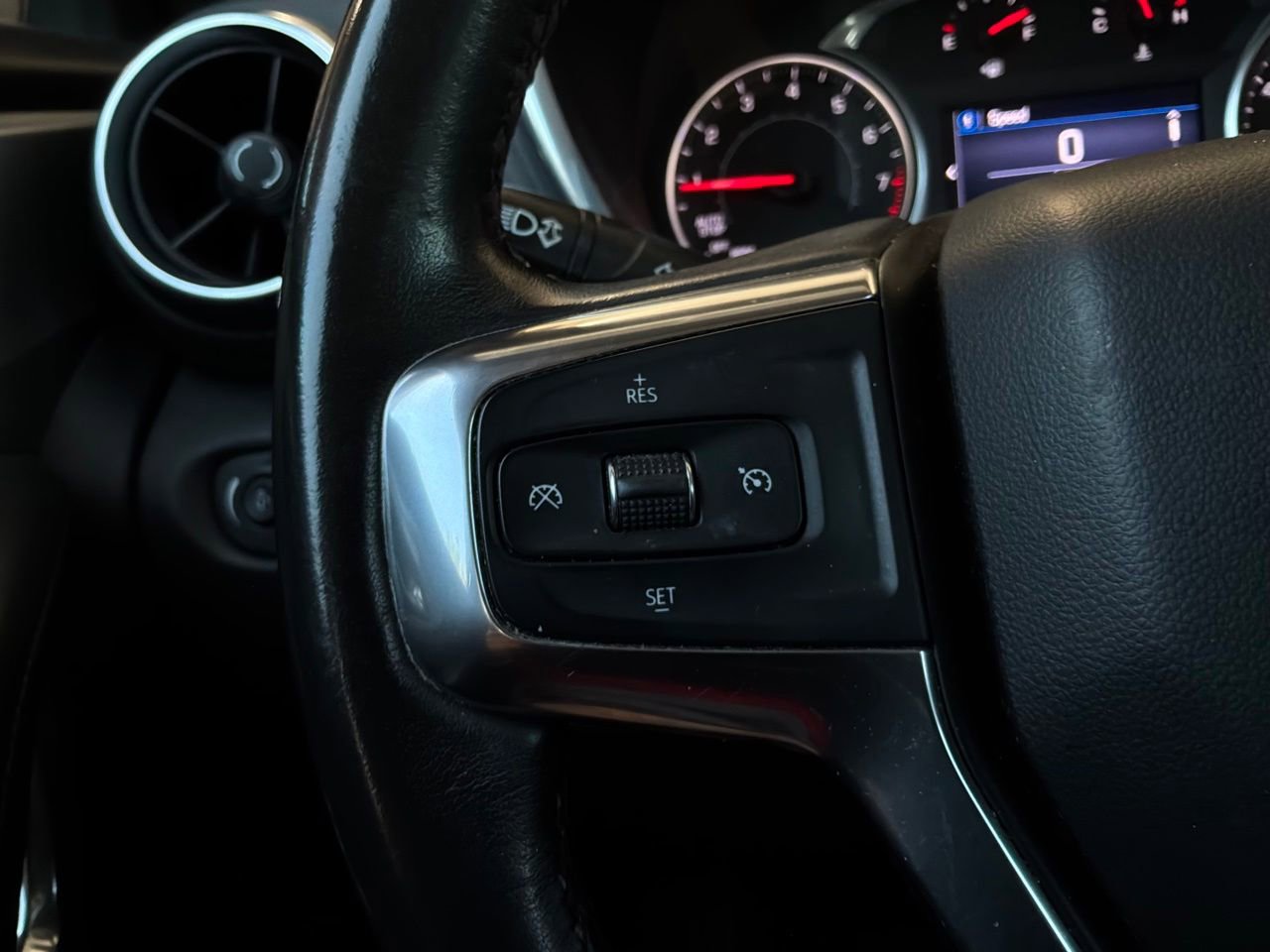 Used 2020 Chevrolet Blazer LT FWD image 32