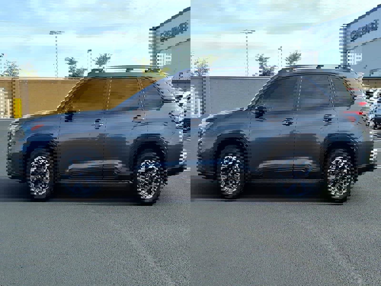 Certified 2025 Subaru Forester w/ Convenience Package #2 image 4