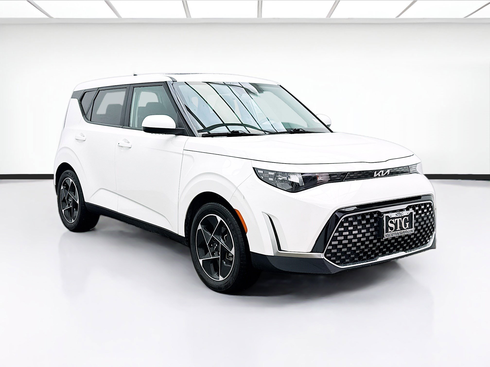 Used 2023 Kia Soul EX FWD image 3