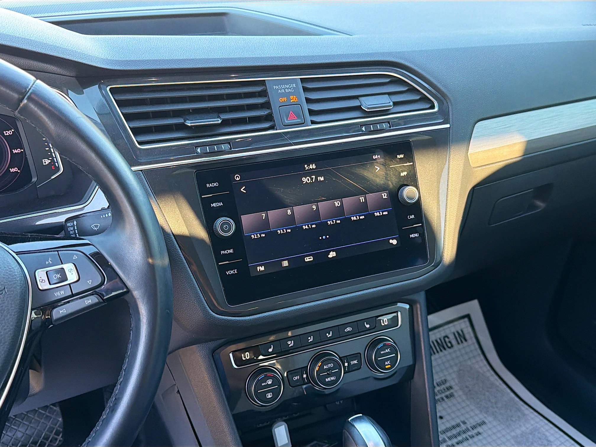 Used 2019 Volkswagen Tiguan SE image 28