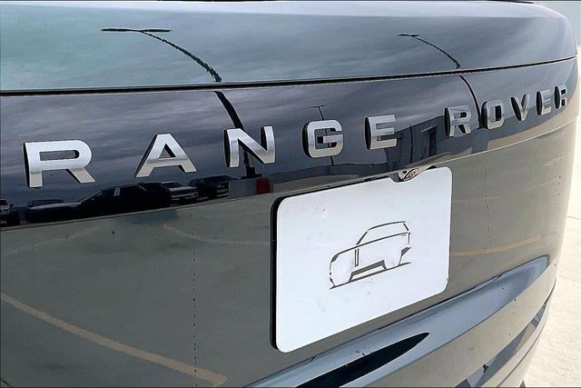 New 2026 Land Rover Range Rover SE image 9