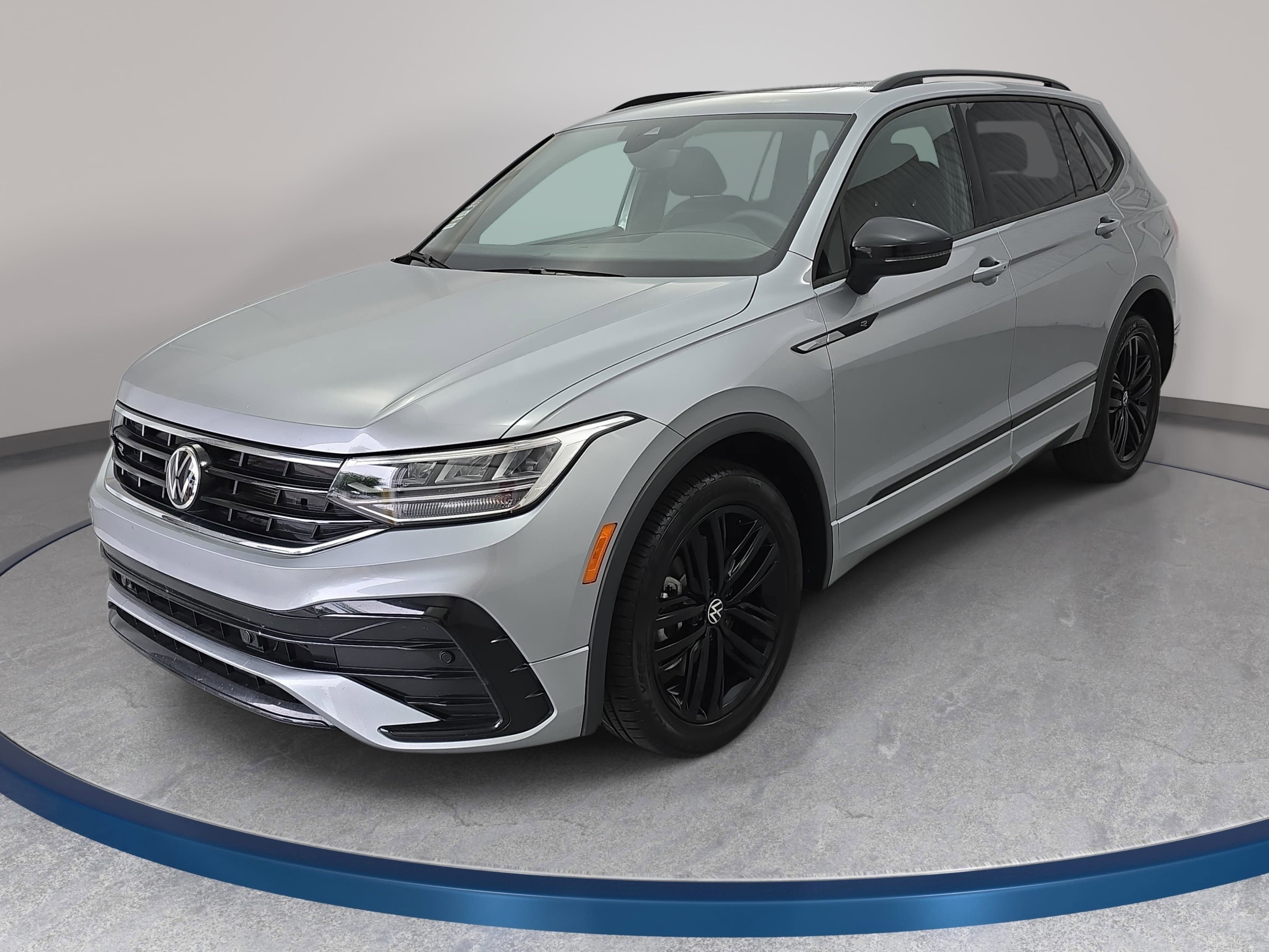 Certified 2022 Volkswagen Tiguan SE R-Line FWD image 1