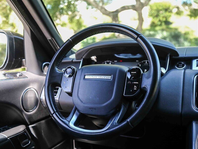 Used 2019 Land Rover Range Rover Sport SE AWD/4WD image 18