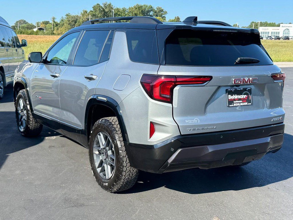 Used 2026 GMC Terrain AT4 w/ Technology Package II AWD/4WD image 8