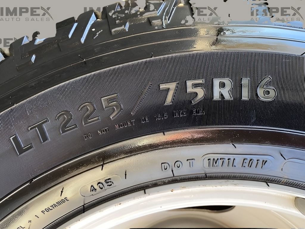 Used 2024 Chevrolet Express 3500 w/ Power Convenience Package image 22