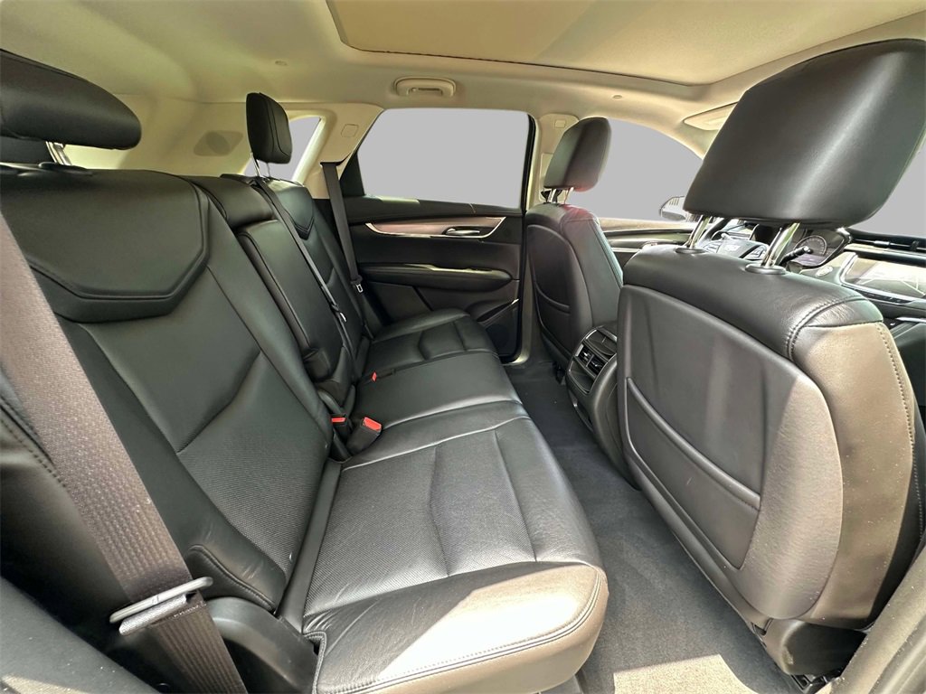 Used 2017 Cadillac XT5 Luxury w/ Driver Awareness Package image 16