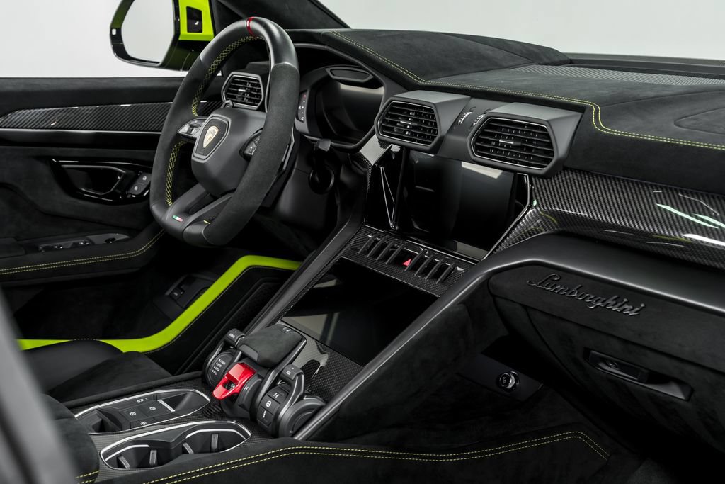 Used 2024 Lamborghini Urus Performante AWD/4WD image 37