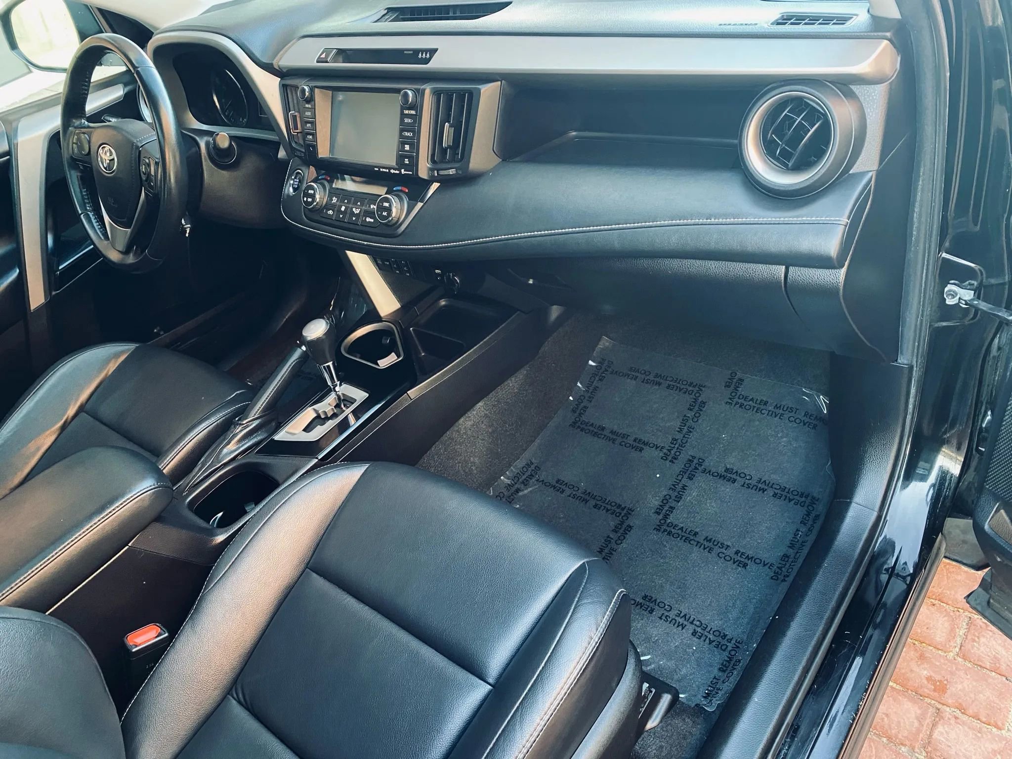 Used 2018 Toyota RAV4 Limited w/ All Weather Liner Package image 10