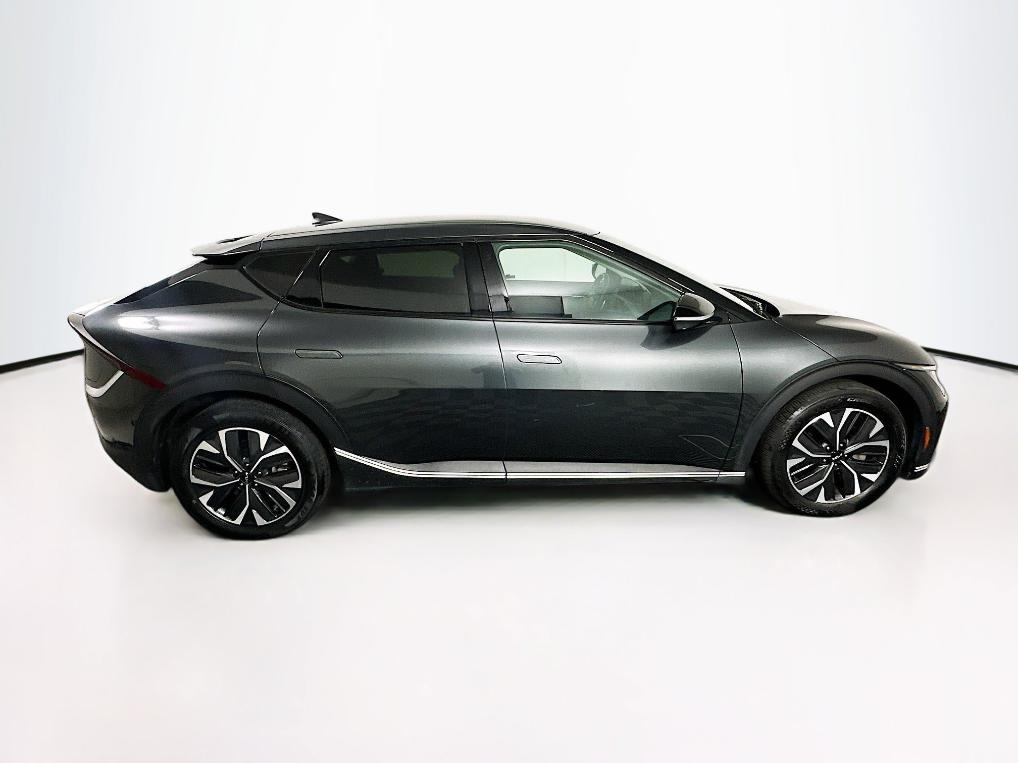 Used 2024 Kia EV6 Light image 10