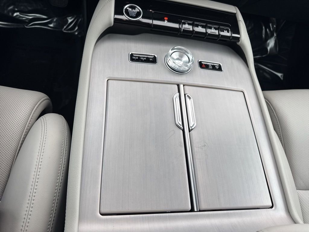 Used 2025 Lincoln Navigator L Reserve AWD/4WD image 30