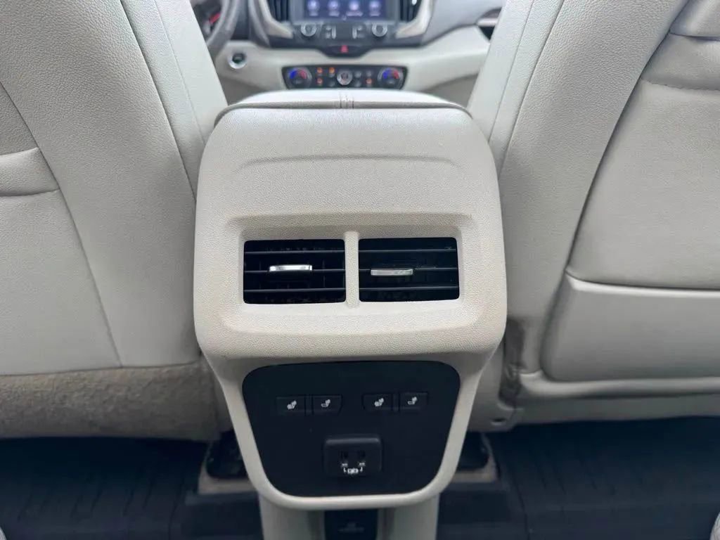 Used 2020 GMC Terrain Denali w/ Denali Premium Package AWD/4WD image 19