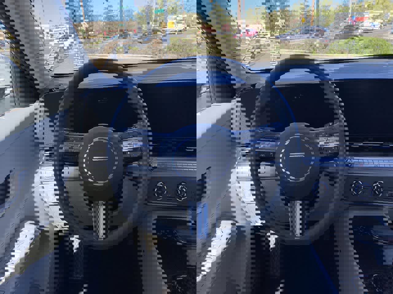 Used 2024 Hyundai Kona SE image 14