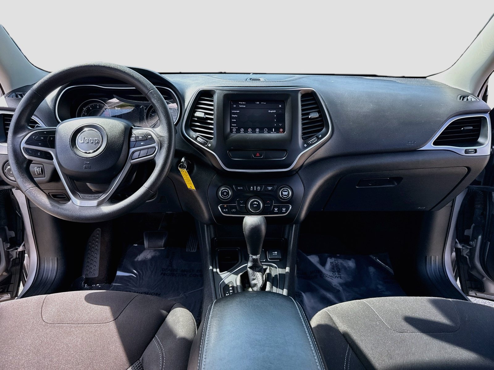 Used 2019 Jeep Cherokee Latitude w/ Popular Appearance Group FWD image 14