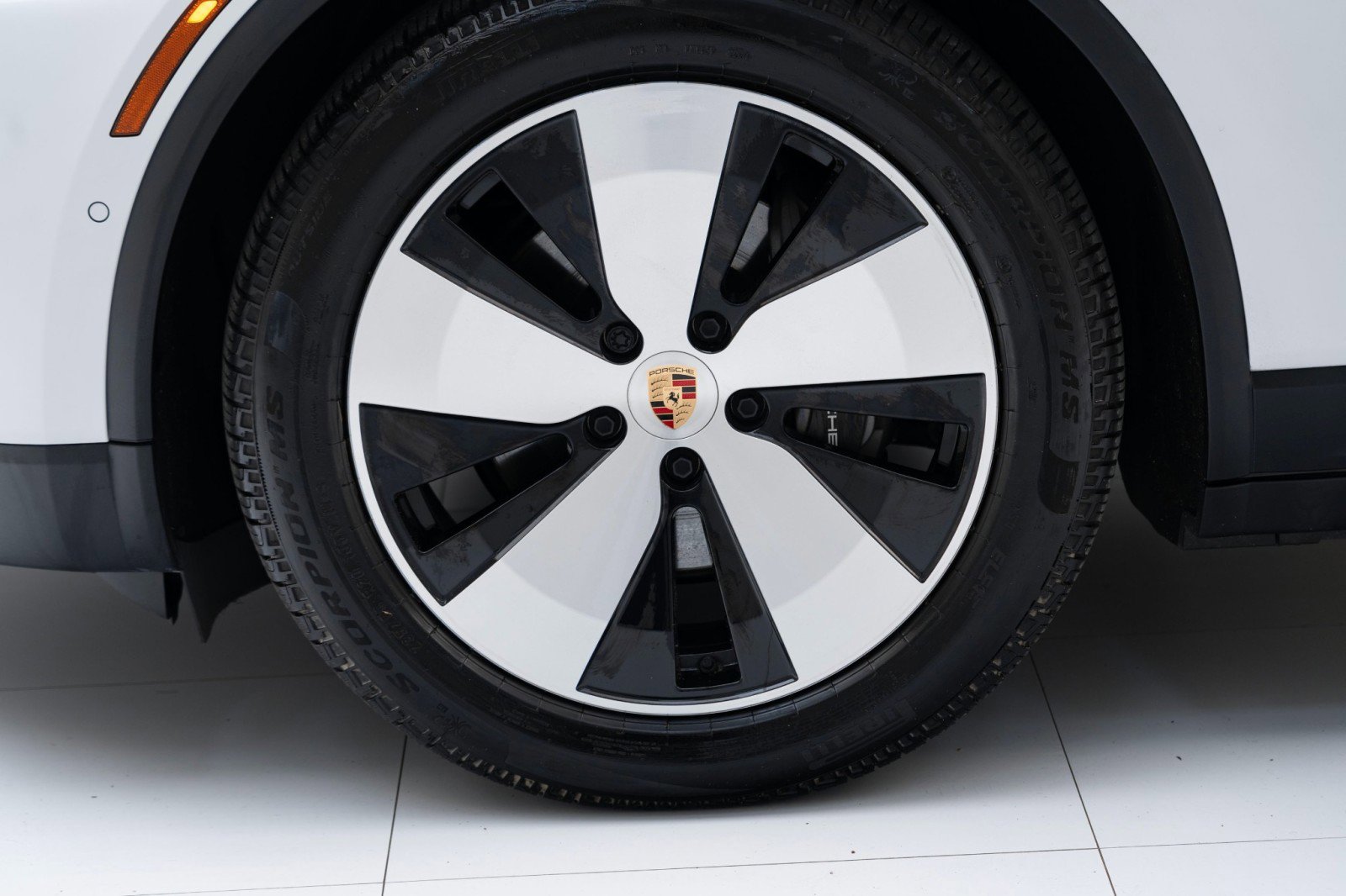 Certified 2024 Porsche Macan 4 Electric image 12