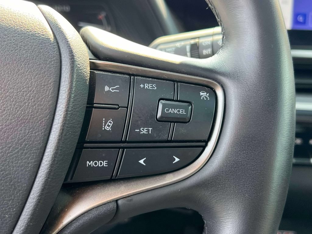 Used 2024 Lexus UX 250h F Sport AWD/4WD image 22