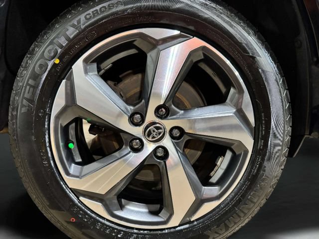 Used 2021 Toyota RAV4 SE w/ Weather & Moonroof Package AWD/4WD image 28