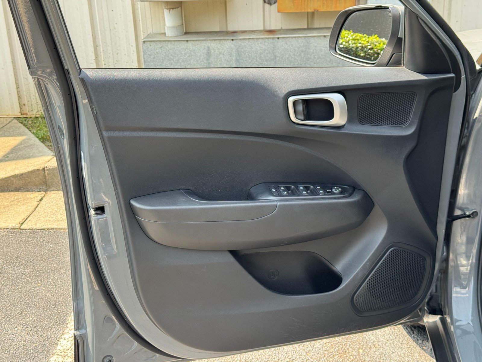 Used 2021 Hyundai Venue SE FWD image 33