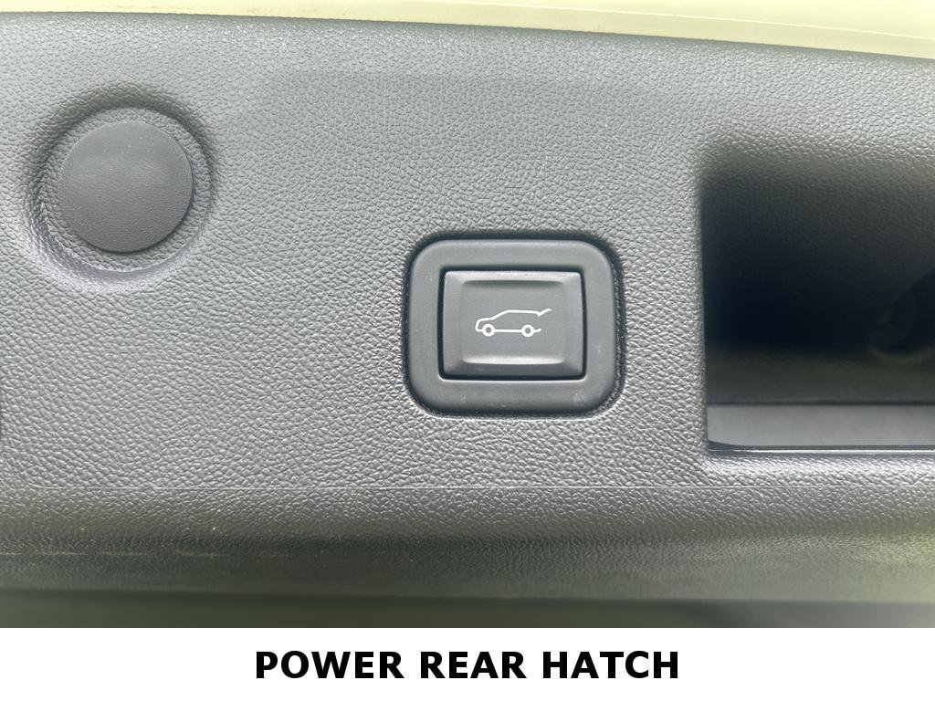 Used 2023 Chevrolet Equinox Premier FWD image 17