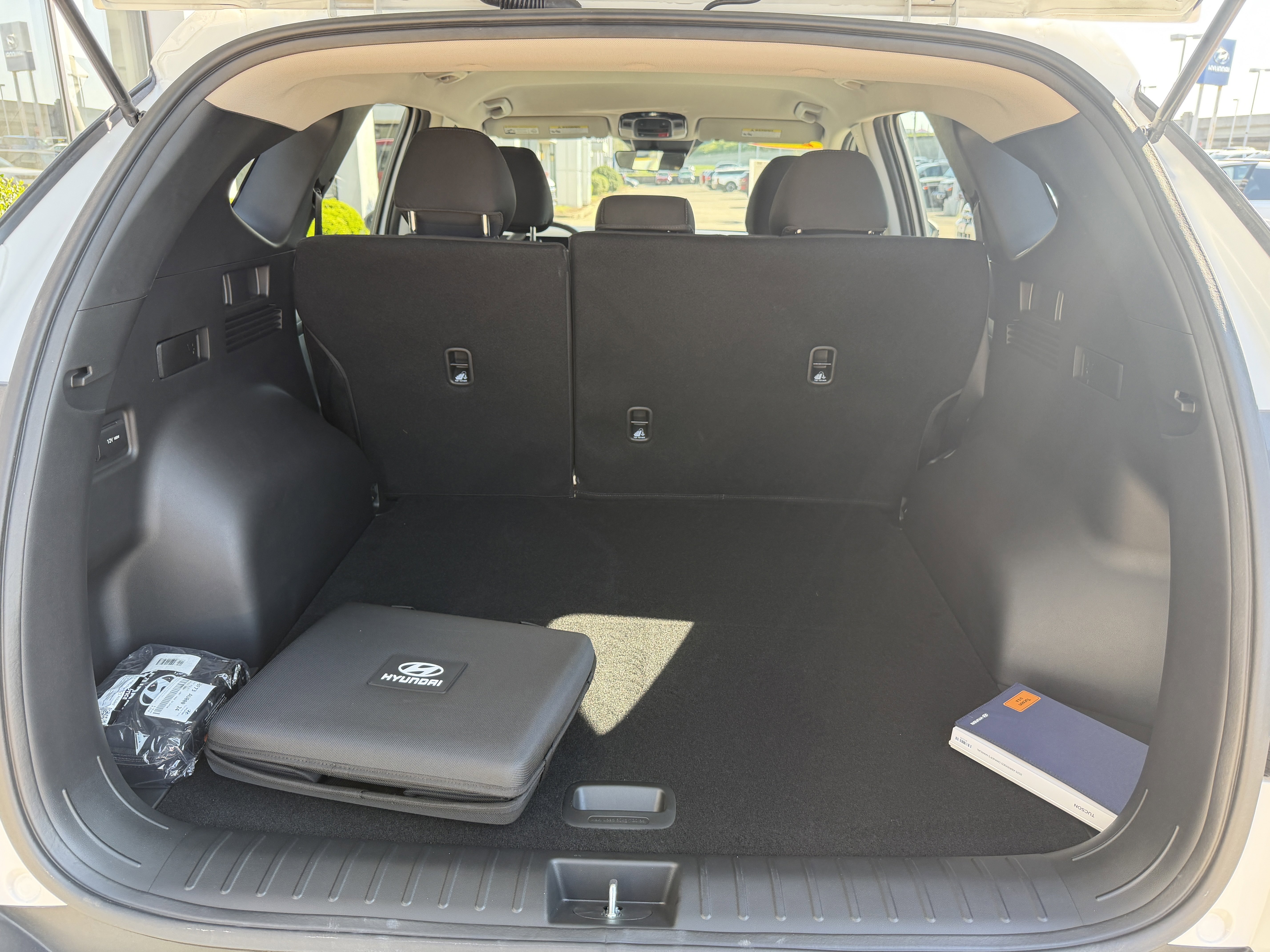 Certified 2025 Hyundai Tucson SE image 11