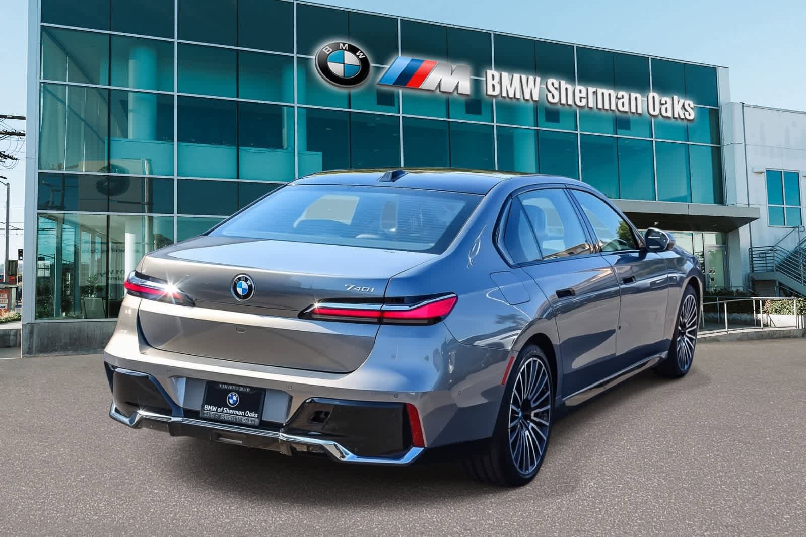 New 2026 BMW 740i w/ Premium Package RWD image 4