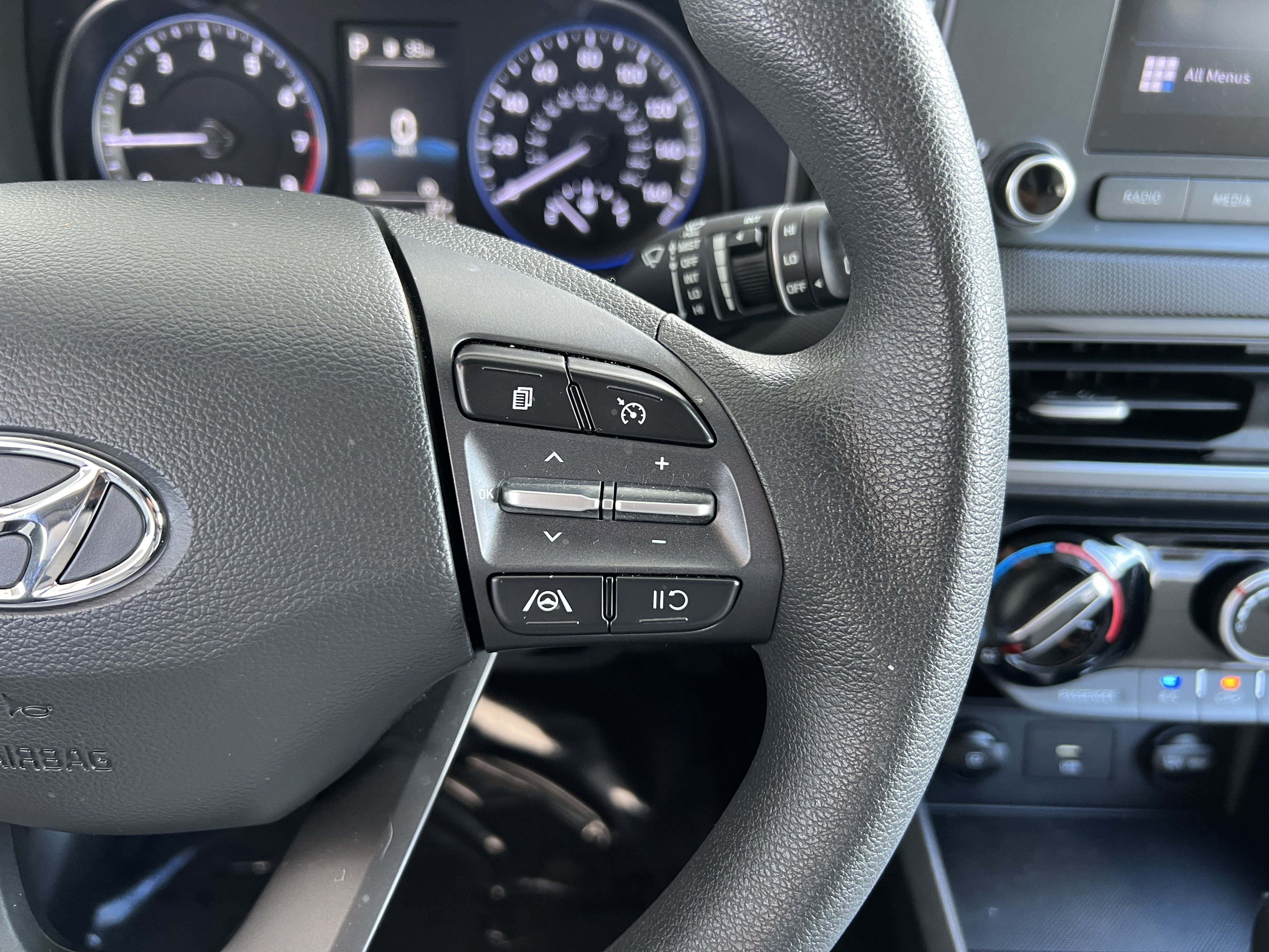 Used 2022 Hyundai Kona SEL AWD/4WD image 28