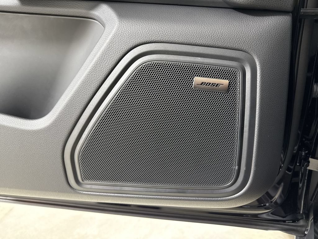 New 2026 Porsche Macan AWD/4WD image 35