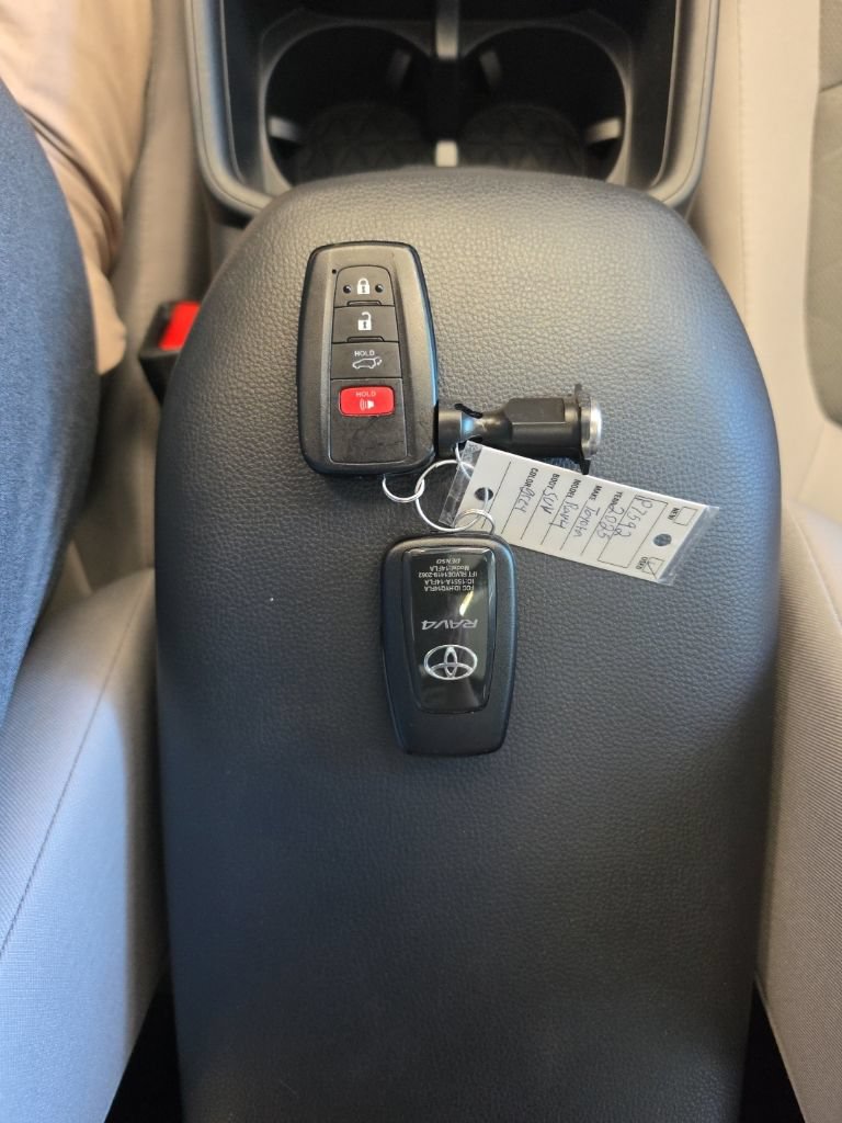 Used 2025 Toyota RAV4 XLE w/ Convenience Package FWD image 70