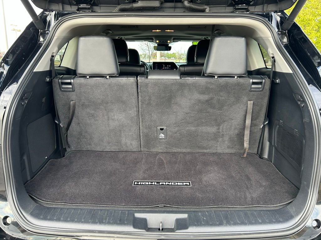 Used 2024 Toyota Highlander Limited AWD/4WD image 27