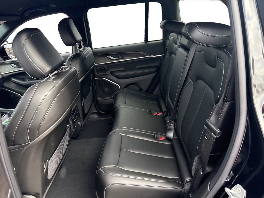 New 2026 Jeep Grand Cherokee Limited image 9