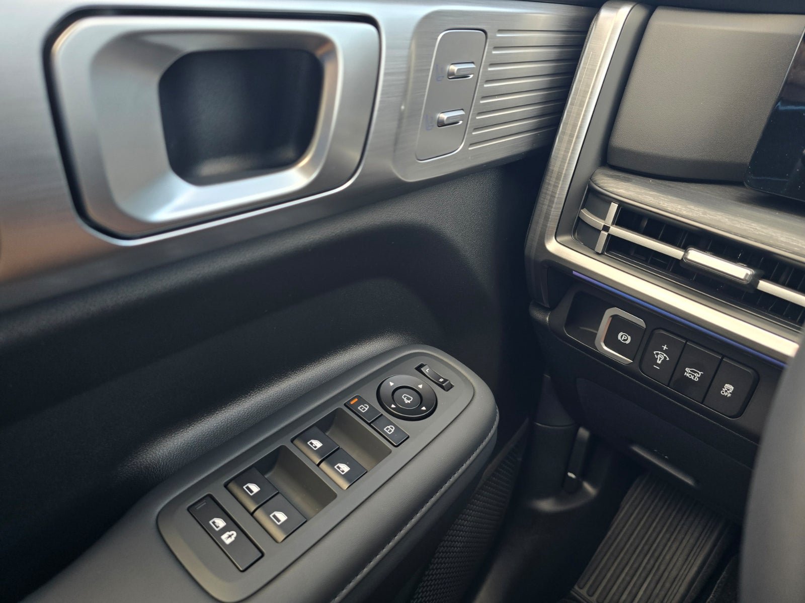 New 2027 Hyundai Santa Fe Limited FWD image 22