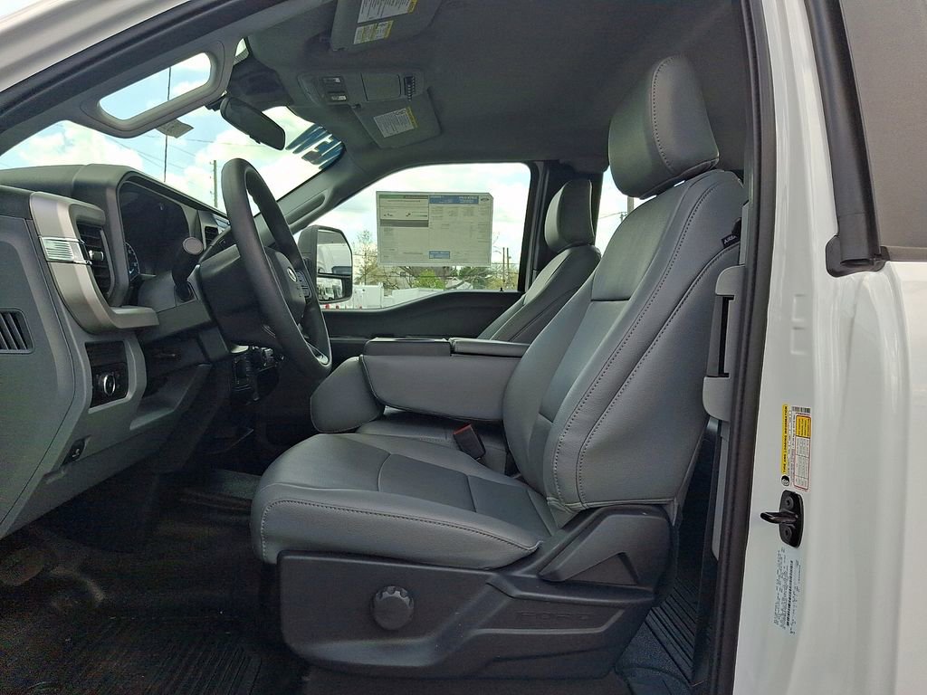 New 2026 Ford F350 XL w/ XL Chrome Package image 9