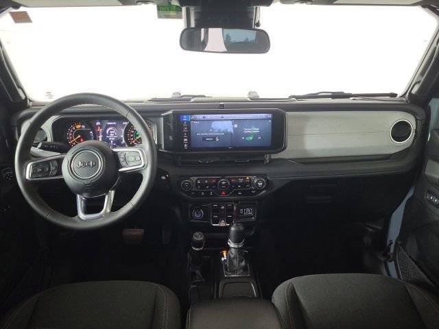 Used 2024 Jeep Wrangler Sahara image 9