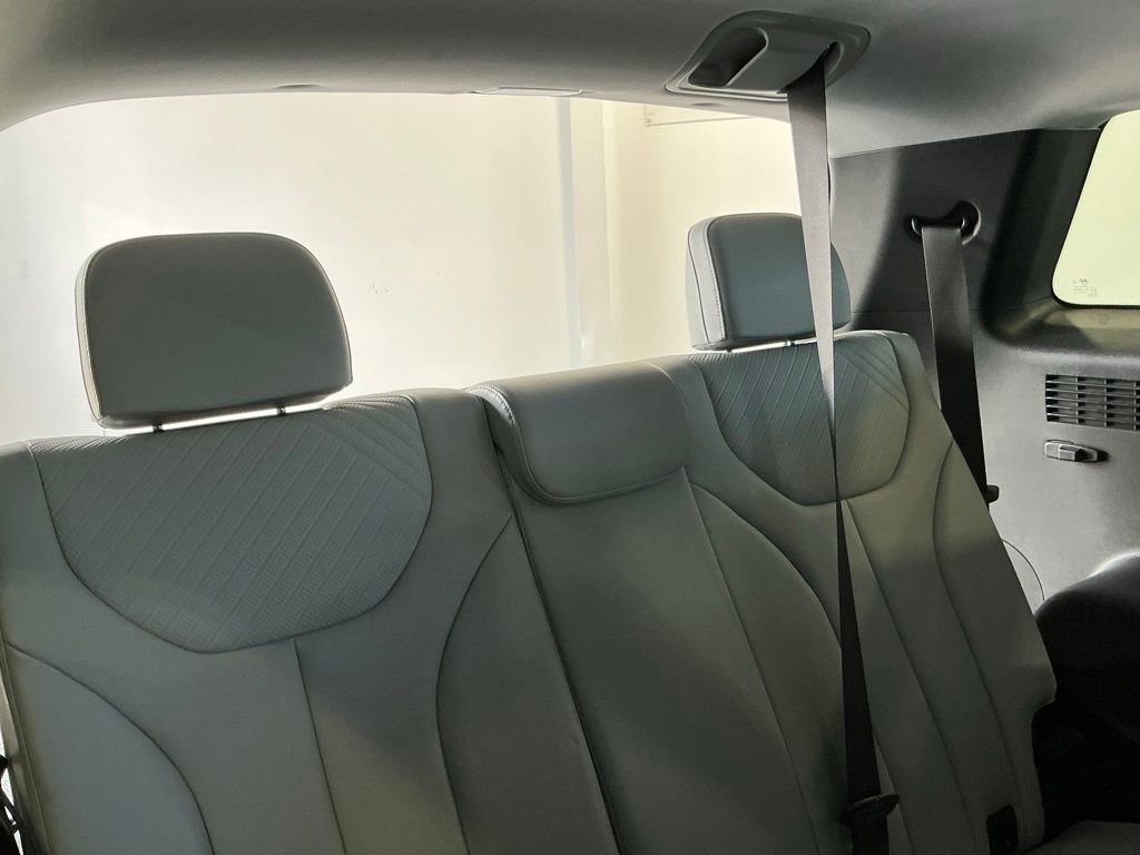 Used 2023 Hyundai Palisade SEL FWD image 31