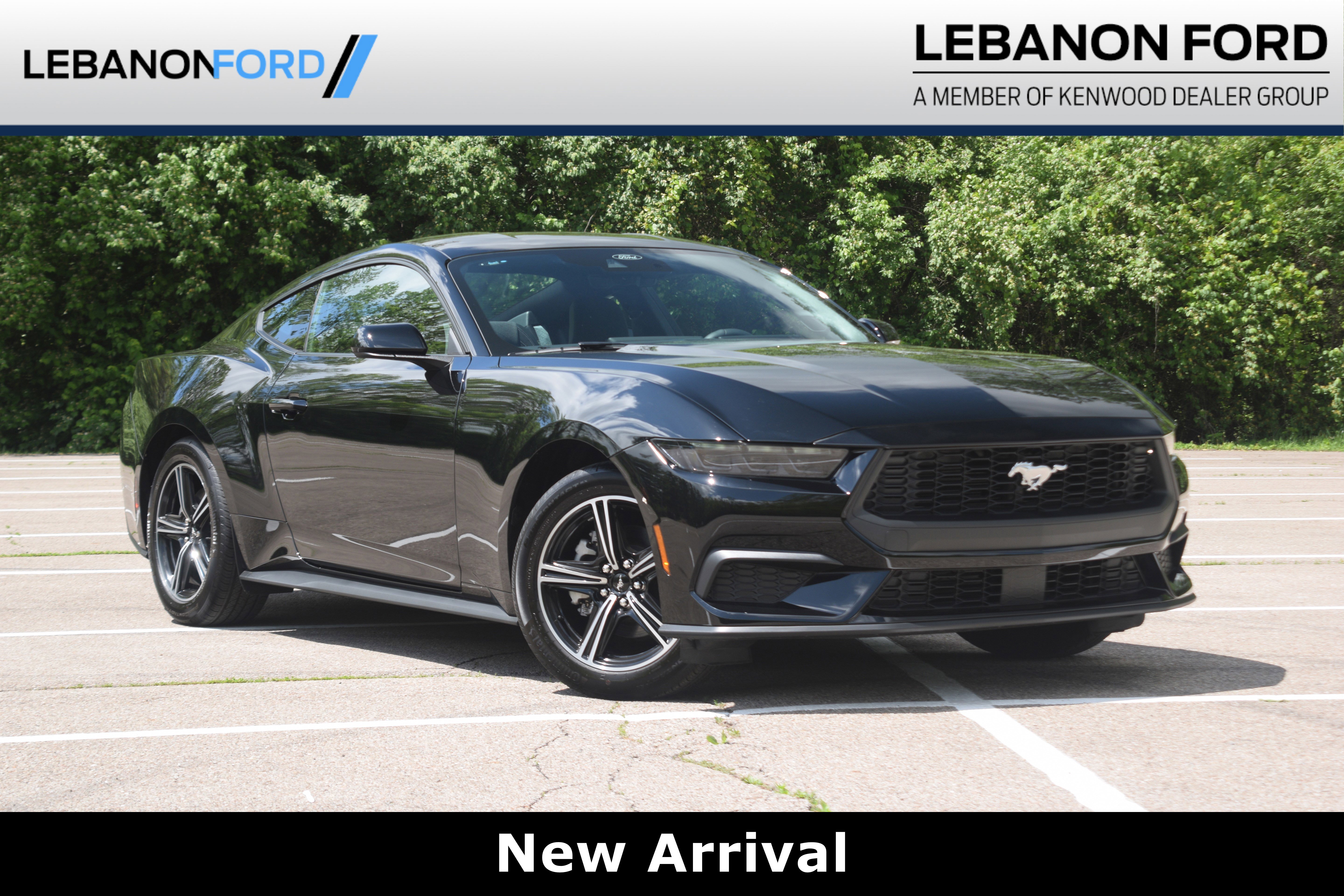 Used 2025 Ford Mustang Coupe RWD image 1