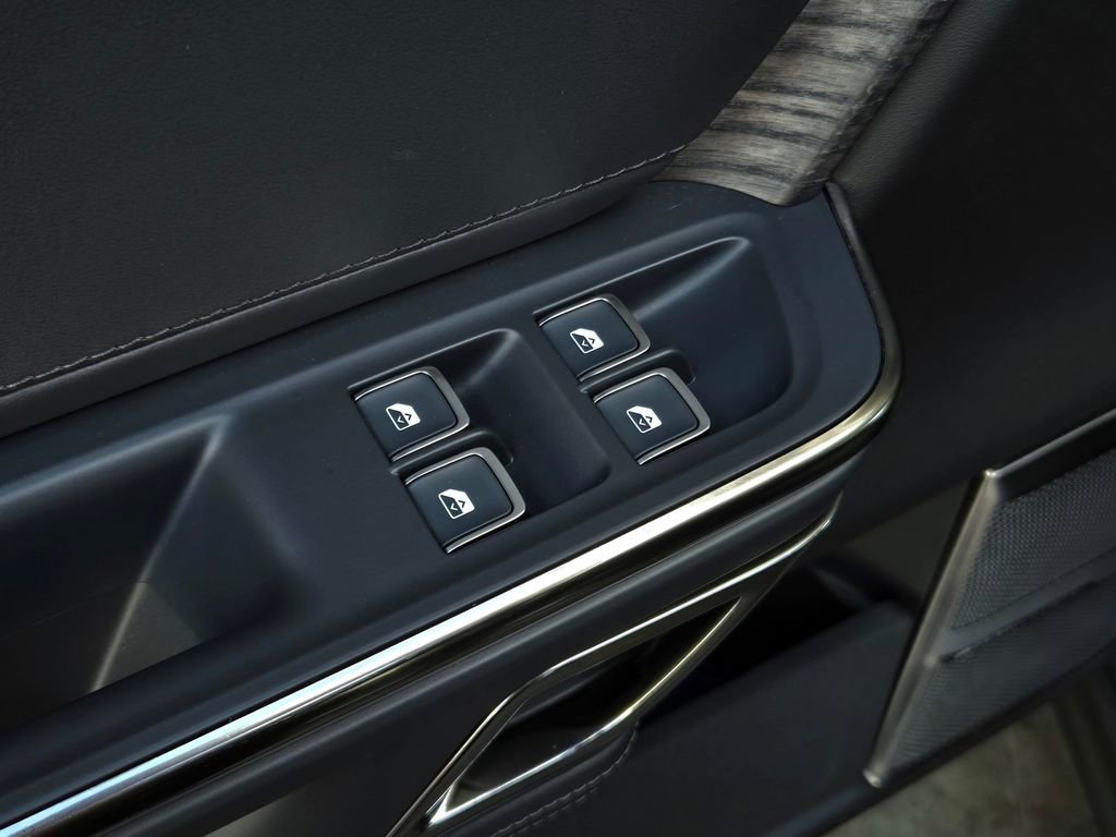 Used 2022 Rivian R1S Launch Edition image 12