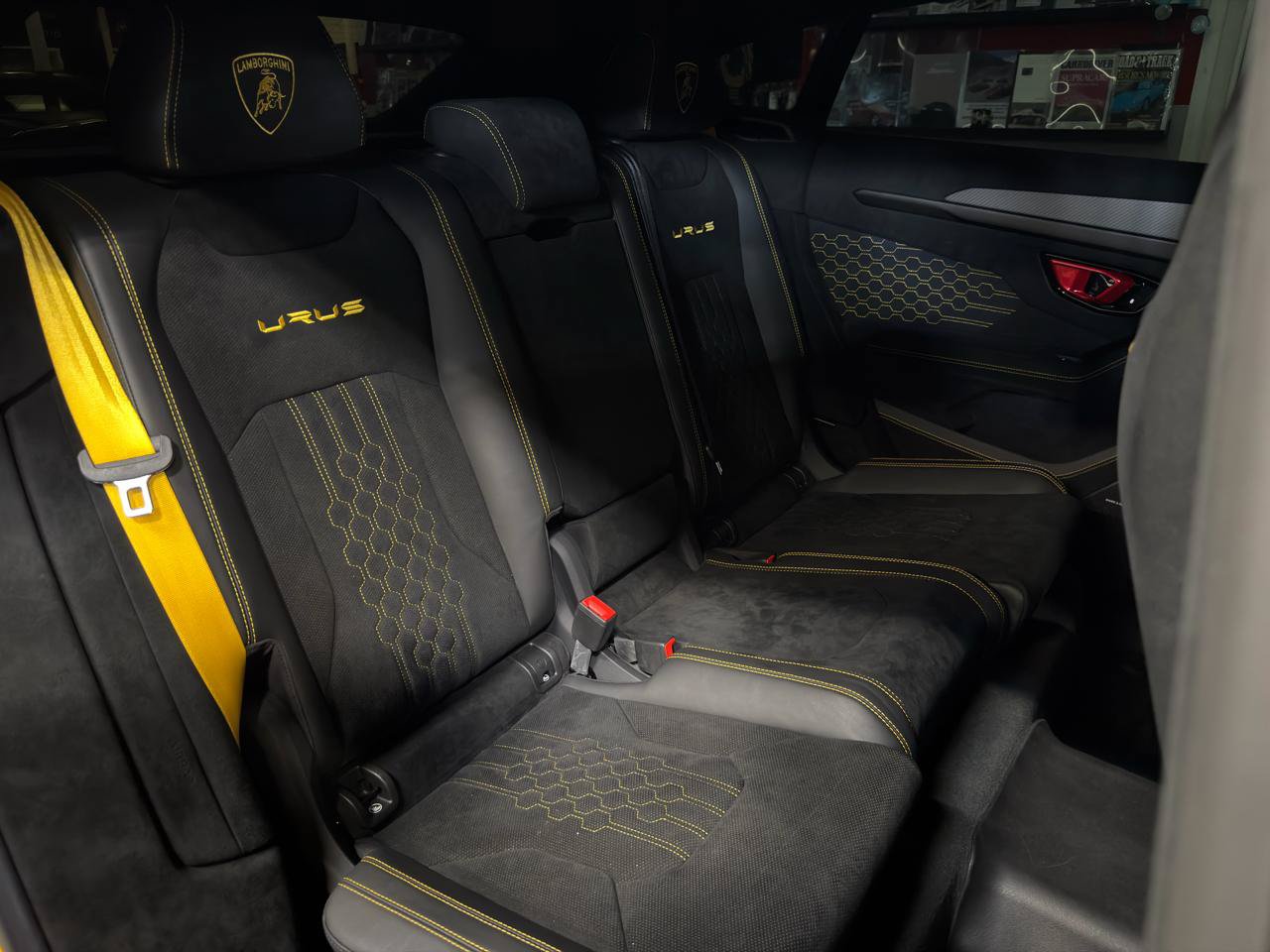 Used 2023 Lamborghini Urus Performante AWD/4WD image 34