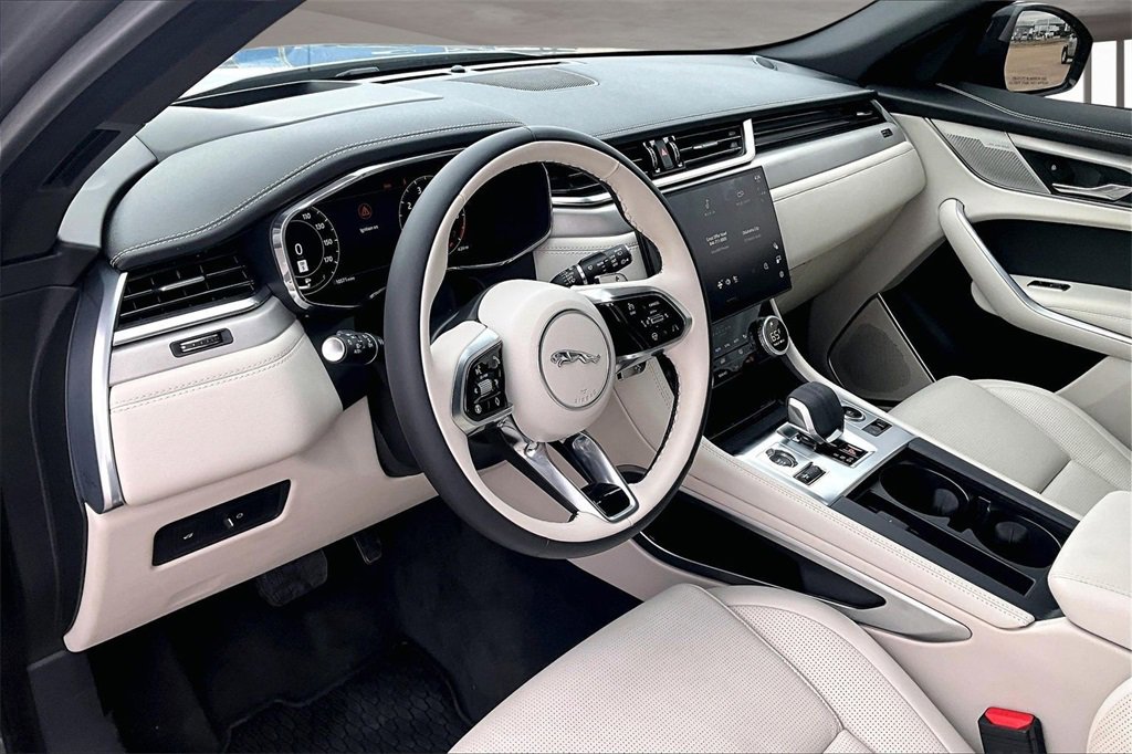 Used 2026 Jaguar F-PACE R-Dynamic S image 12