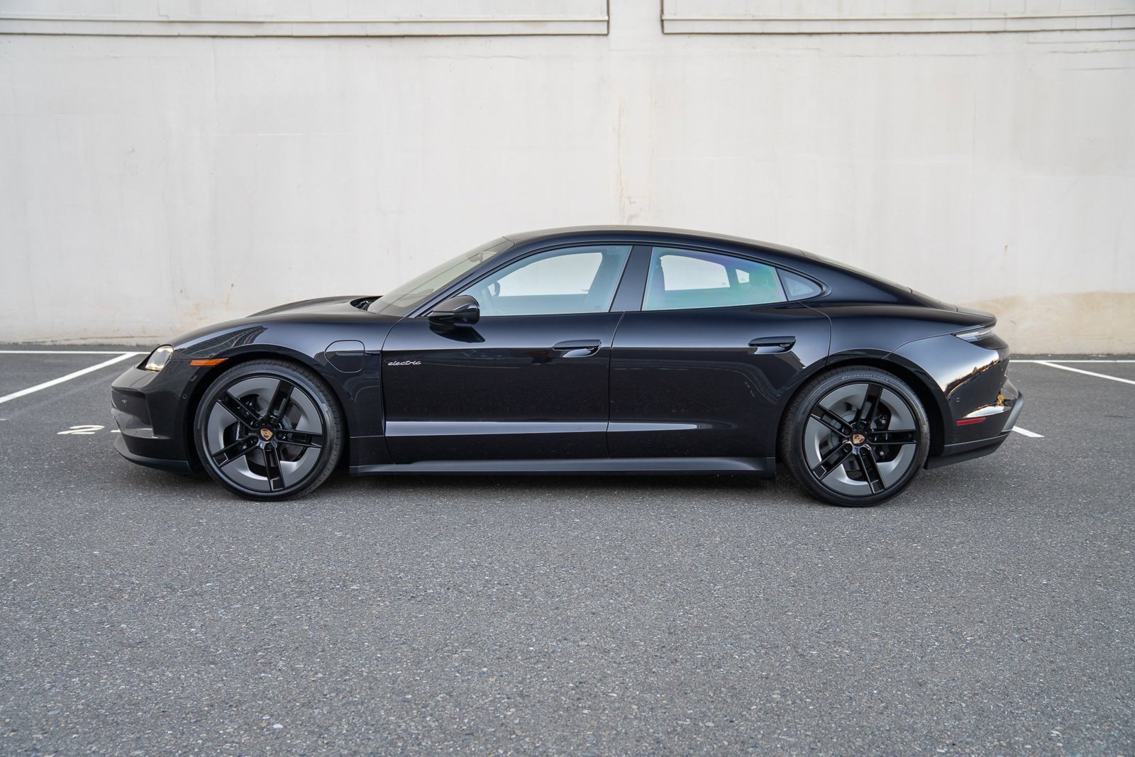 Certified 2026 Porsche Taycan AWD/4WD image 2