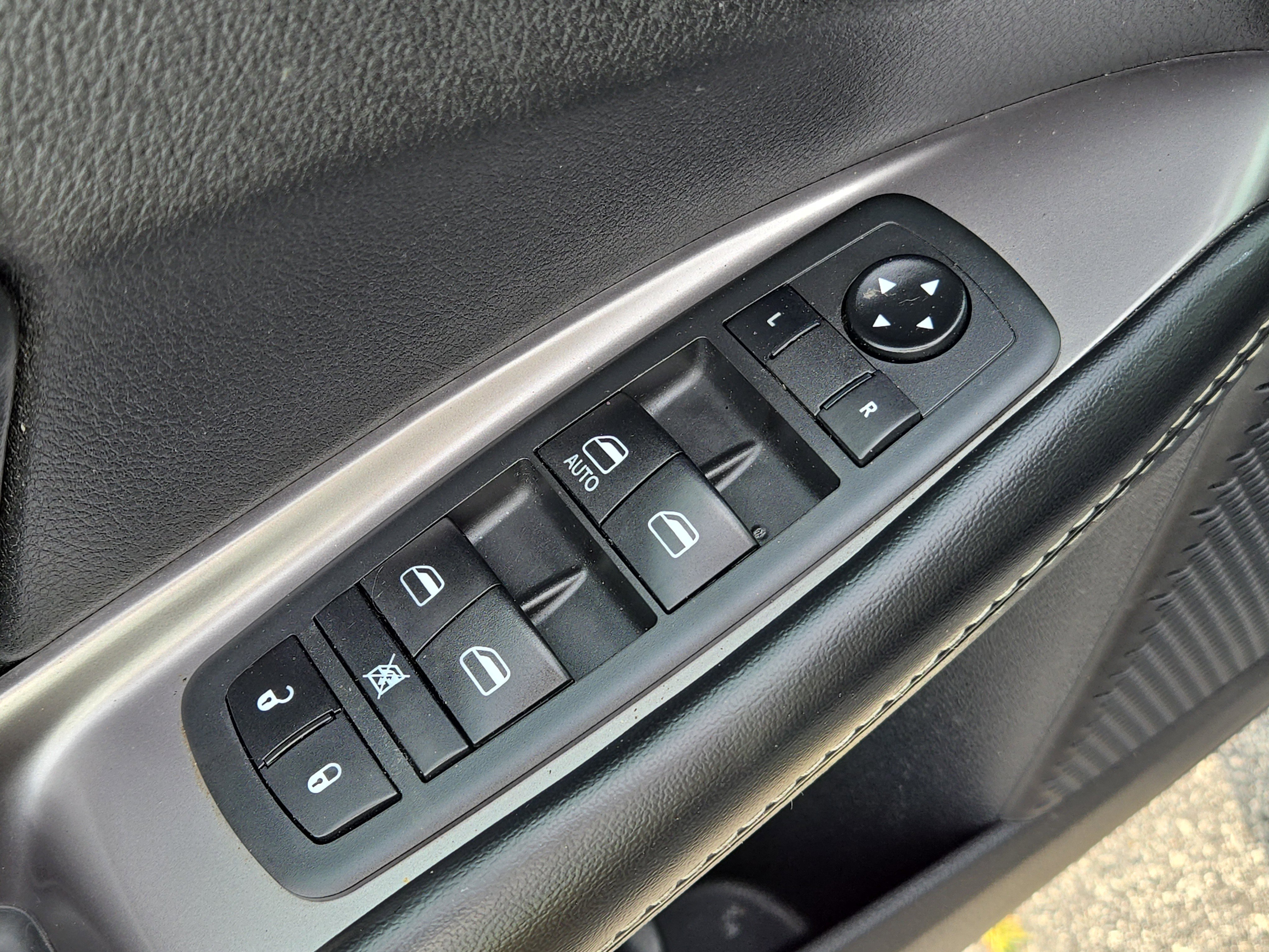 Used 2020 Dodge Journey Crossroad w/ Popular Equipment Group FWD image 16