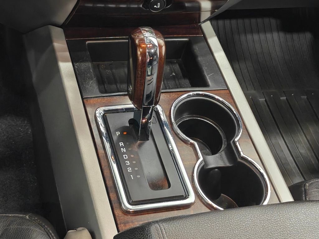 Used 2010 Ford Expedition Limited image 7