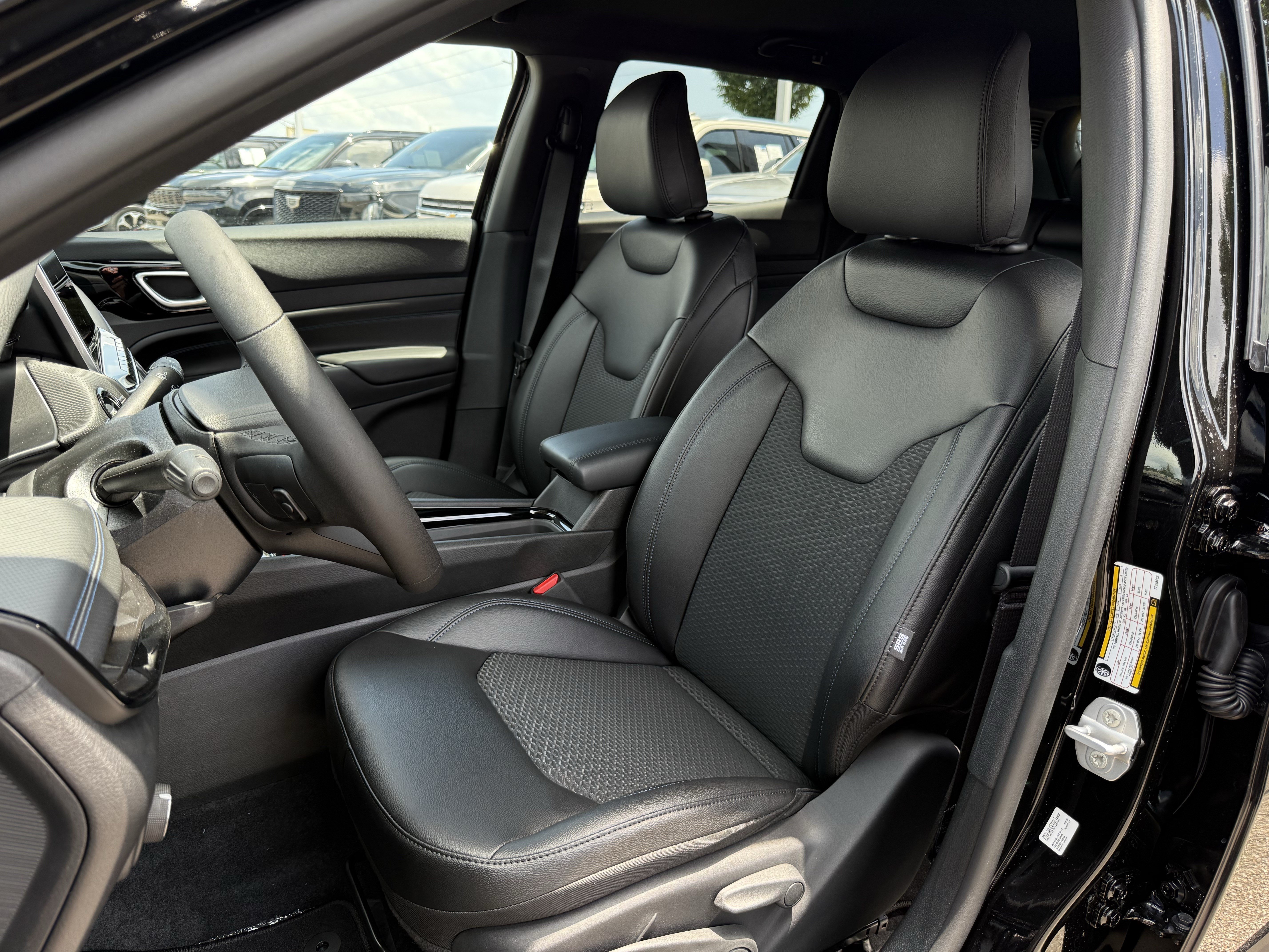 New 2026 Jeep Compass Latitude AWD/4WD image 16